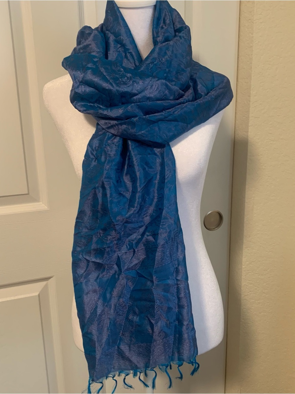 Elegant Blue Women's Scarf - Lightweight Fashion Accessory
